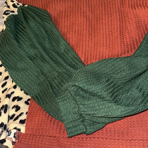 Top - Picture 3 of 3